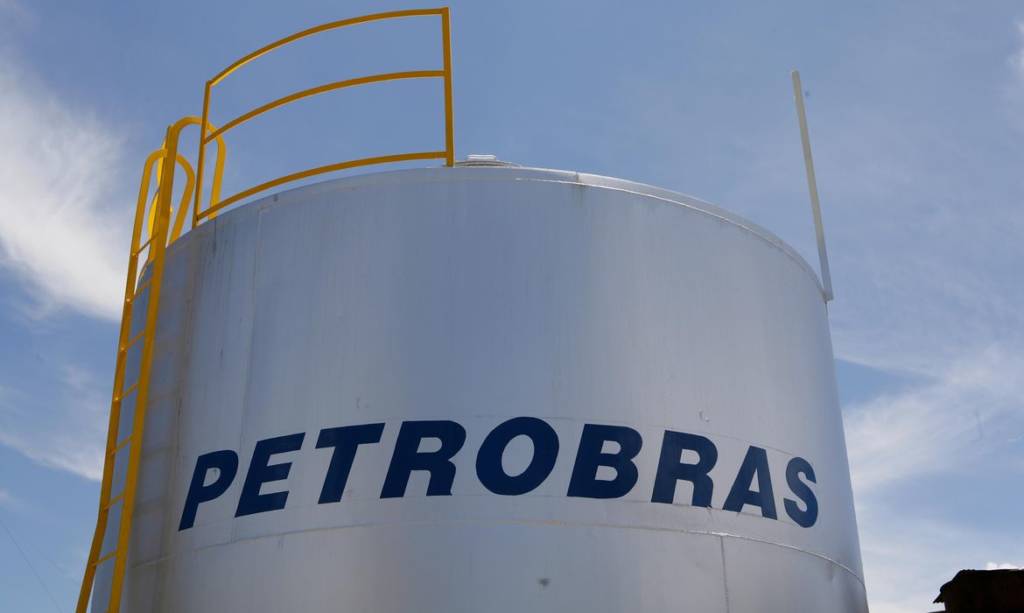 Petrobras aumenta preços da gasolina e do diesel a partir de amanhã (12)