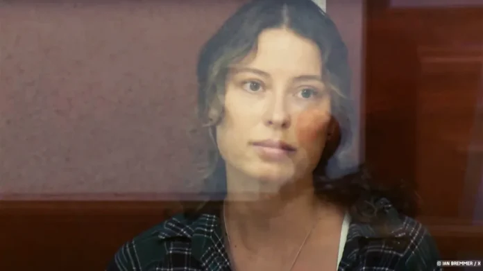 Ksenia-Karelina-alta-traicao-by-ian-bremmer