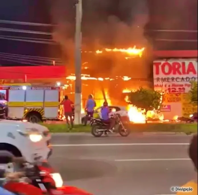 incendio-supermercado-vitoria-torquato