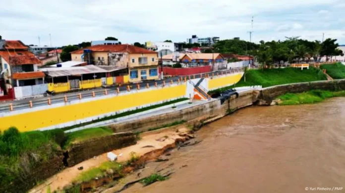 desbarrancamento-parintins-yuri-pinheiro