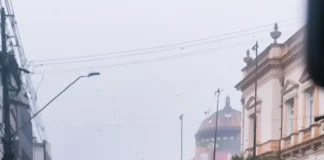 Temporal causa alagamentos e alerta da Defesa Civil em Manaus