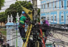 Manaus retira 7t de fios velhos e revitaliza Centro Histórico