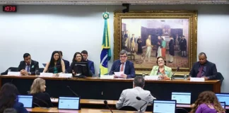 Relator prepara parecer sobre piso nacional para funcionários da educação