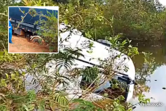 carreta-cai-em-represa-matupi
