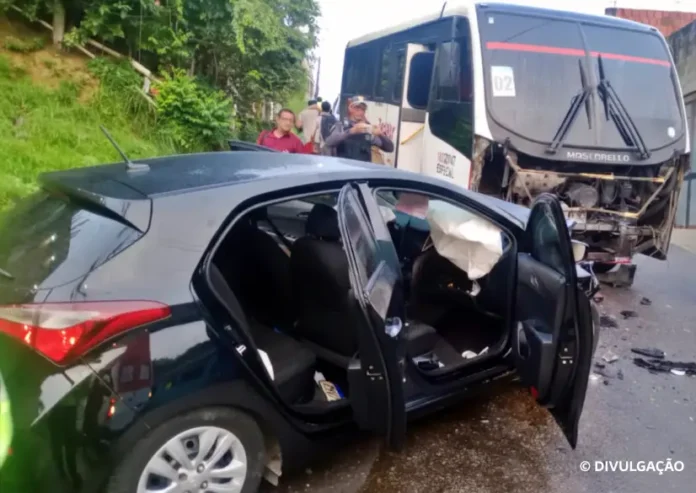 colisao-carro-e-rota-divulgacao