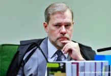 Toffoli é pressionado a deixar caso Master