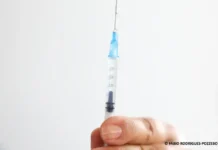 Saiba diferenciar reações comuns de alergias causadas por vacinas