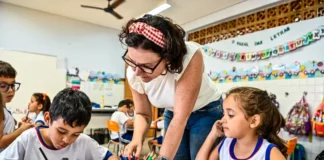 Lula sanciona piso salarial para professores da educação infantil