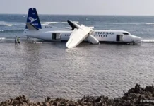 Avião com 55 pessoas faz pouso de emergência no mar em Mogadíscio