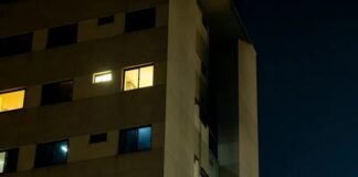 Fogo atinge apartamento em condomínio de Manaus